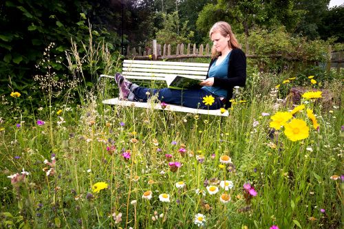 Erholung im Naturgarten (Foto: Sebastian Hennigs, NABU-Netz)